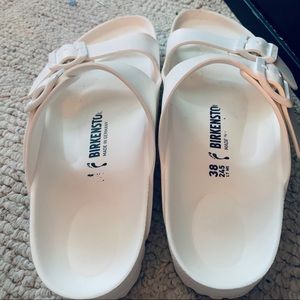 white birkenstocks urban outfitters
